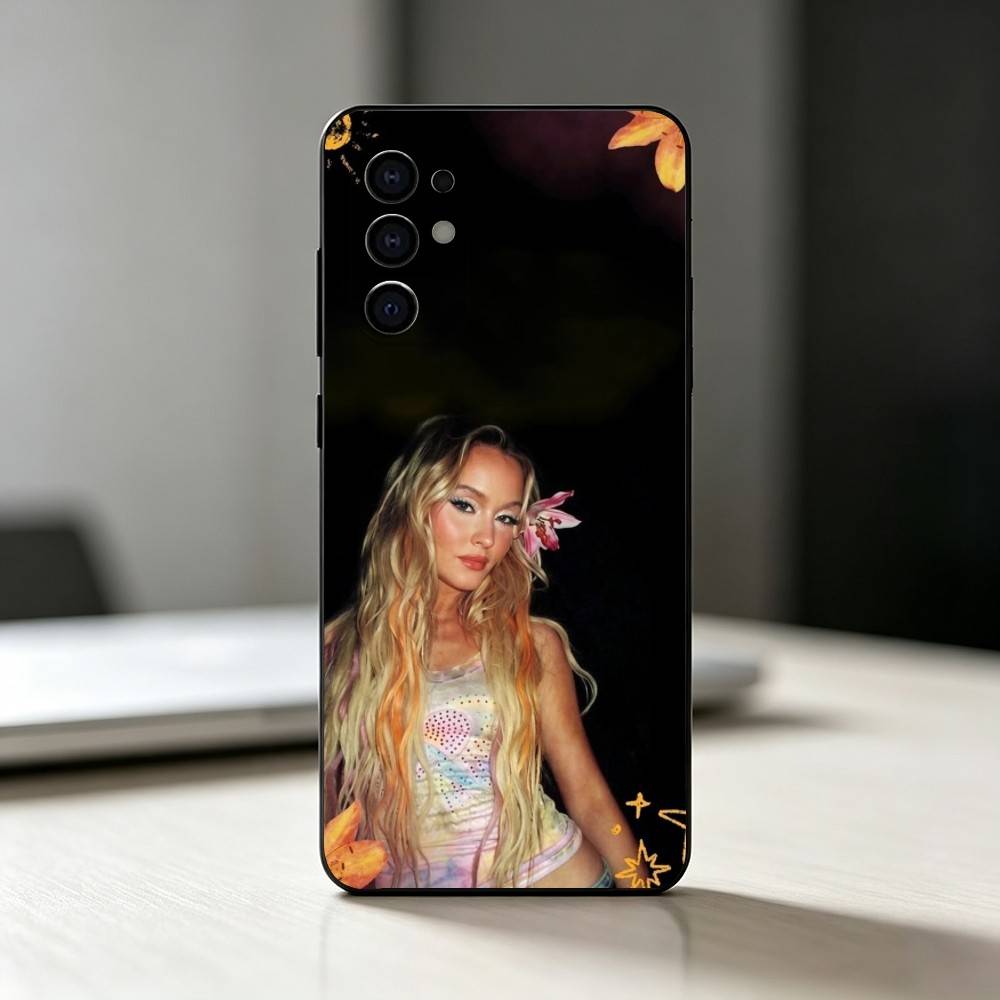 Singer U-Uncover Z-Zara Larsso - đánh giá và giá Phone Cases Zara