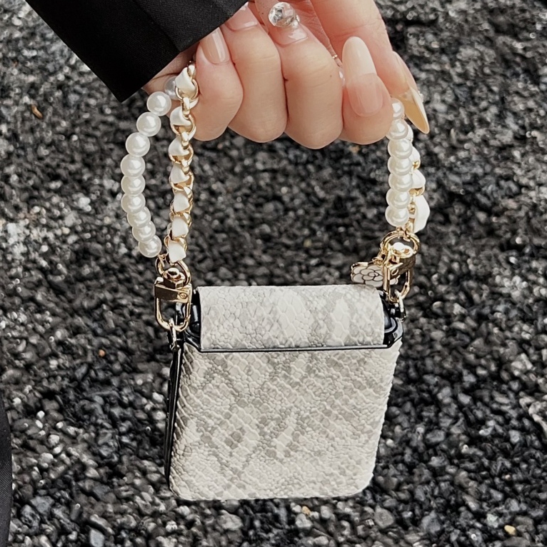 Luxurious Snake Texture Leathe - đánh giá và giá Flip Leather Case