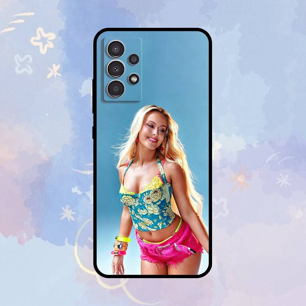 AAA Vocal Queen Z-Zara L-Larss - đánh giá và giá Phone Cases Zara