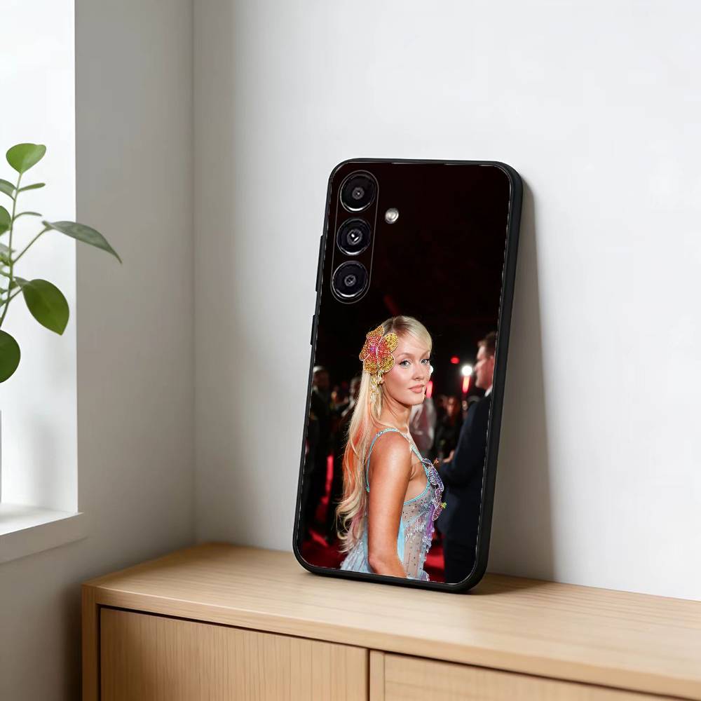 Singer Zara Larsson Midnight S - đánh giá và giá Phone Cases Zara